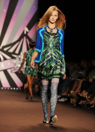 Illustration for article titled Anna Sui: For The Swinging '60s Preppy Schoolgirl Mod In You